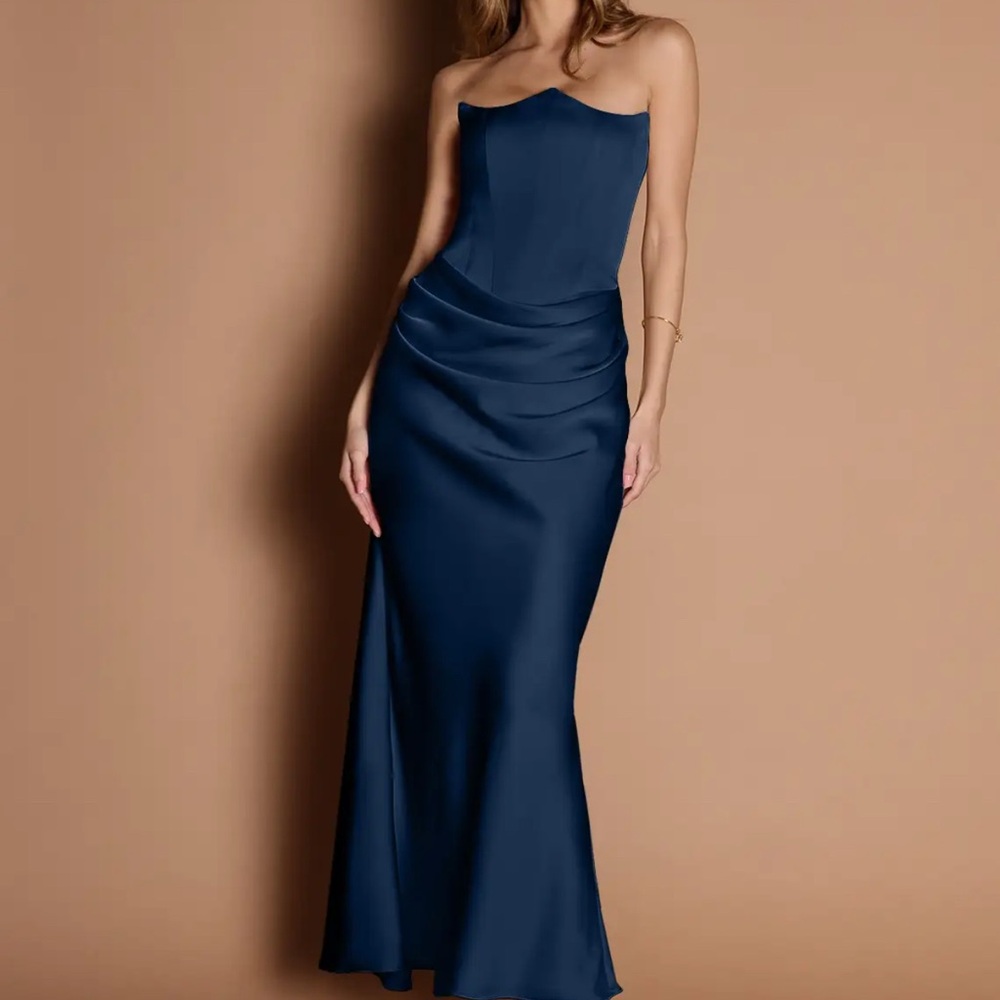 Elegant Navy Blue Strapless Dress